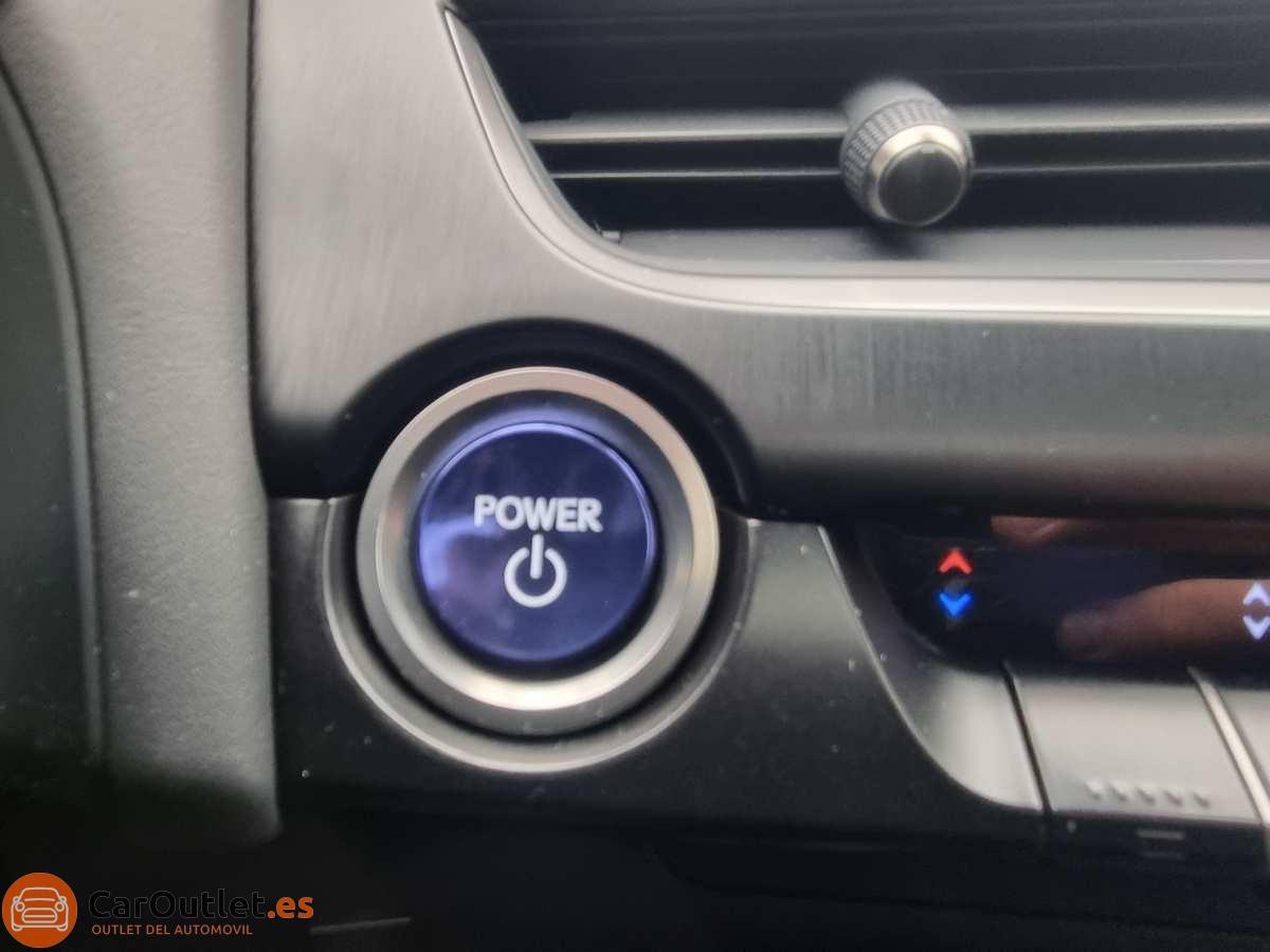 35 - Lexus UX 2019 - AUTO