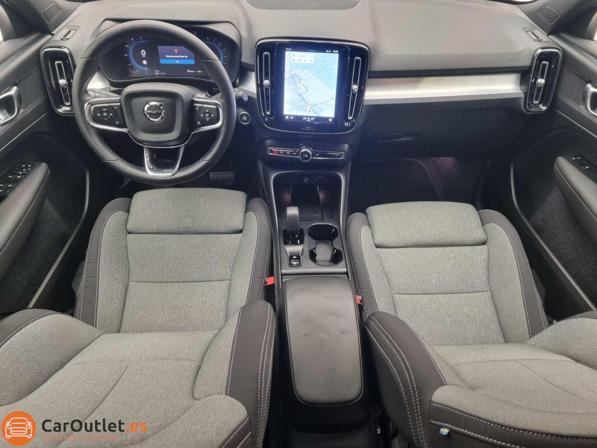 17 - Volvo XC40 2024 - AUTO