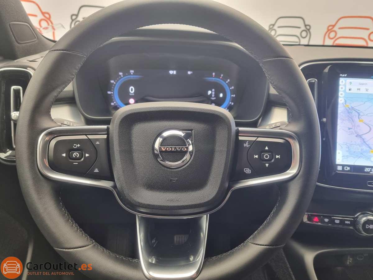 20 - Volvo XC40 2024 - AUTO