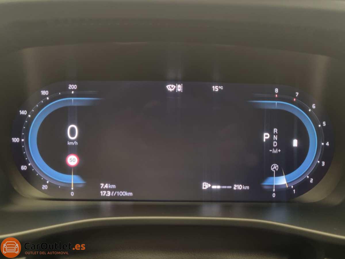 21 - Volvo XC40 2024 - AUTO