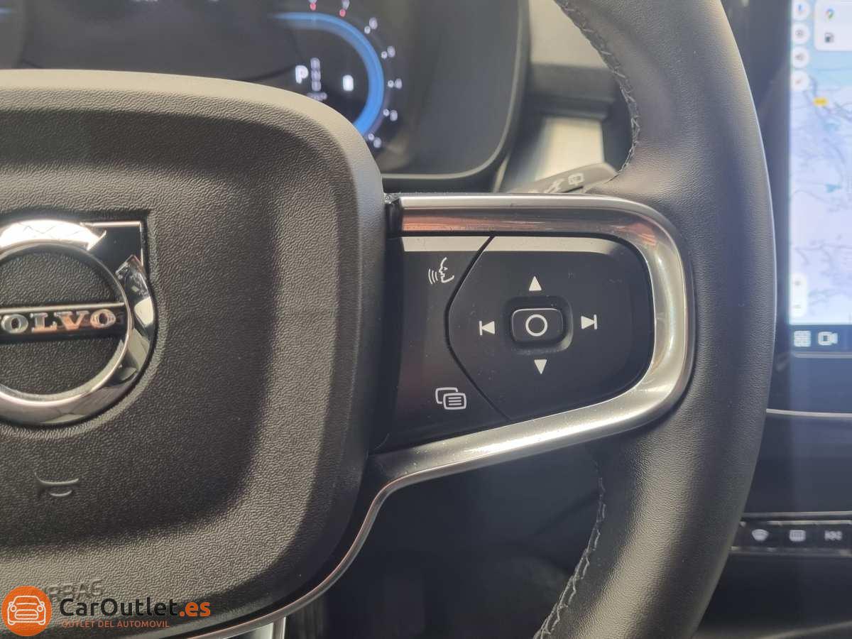 22 - Volvo XC40 2024 - AUTO