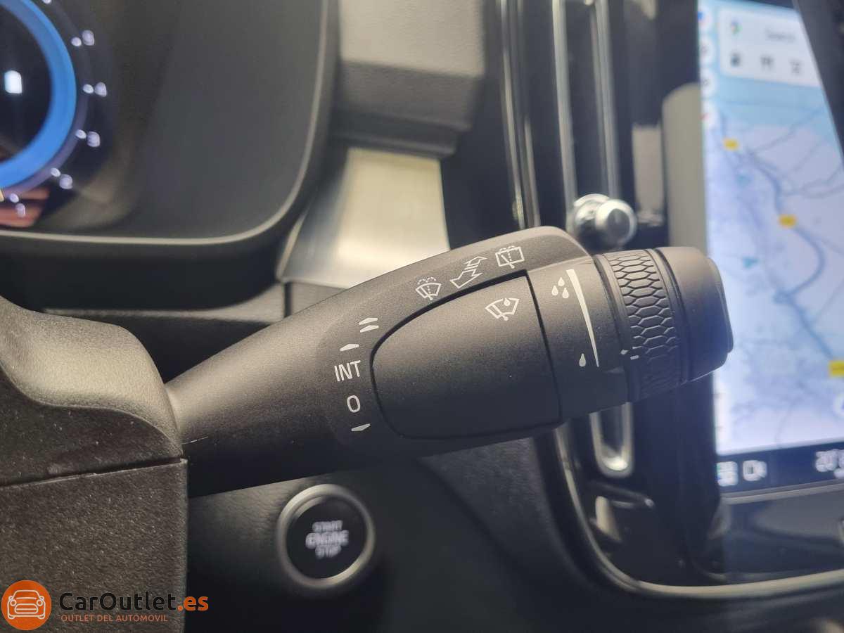 24 - Volvo XC40 2024 - AUTO