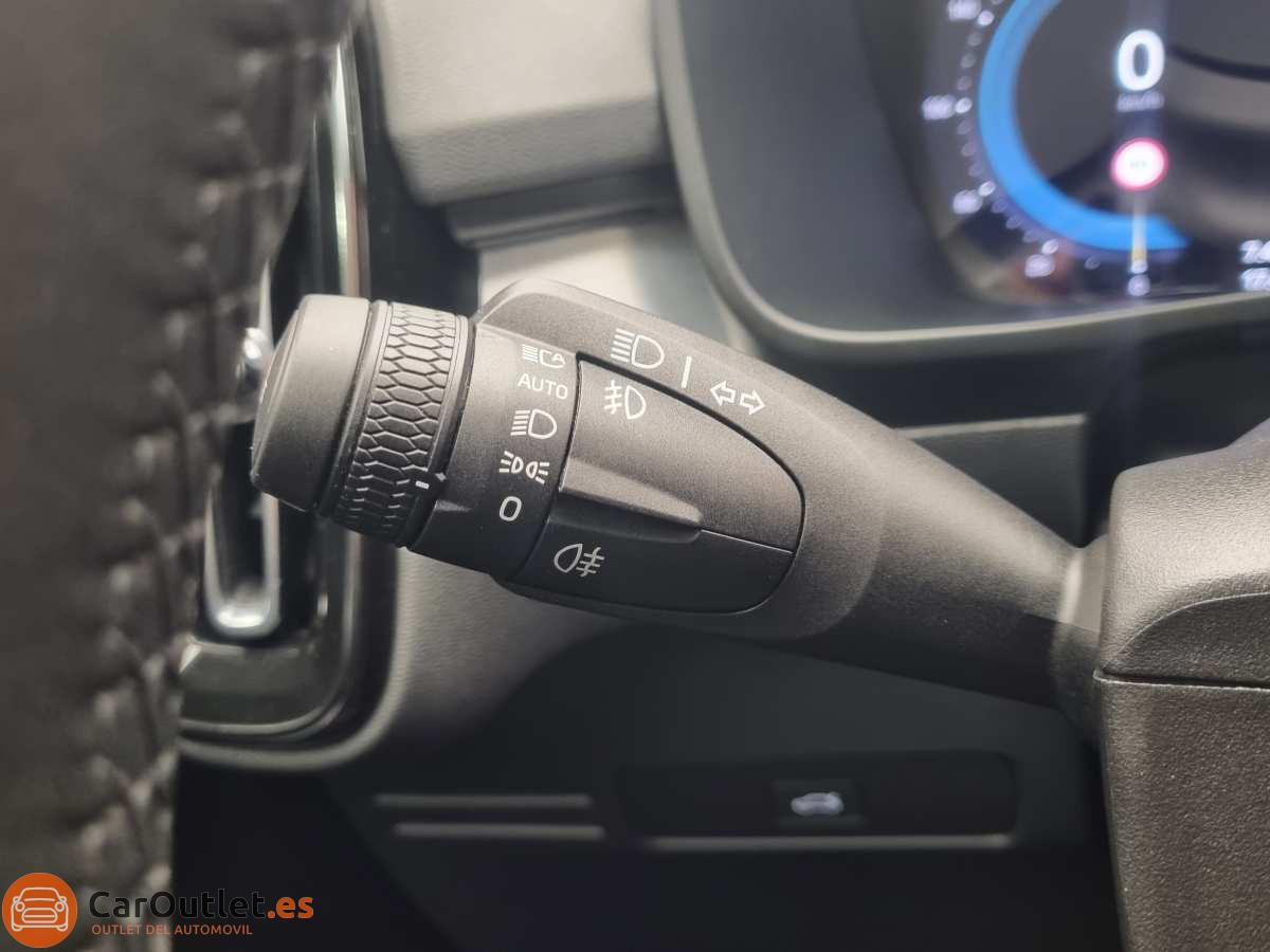 25 - Volvo XC40 2024 - AUTO