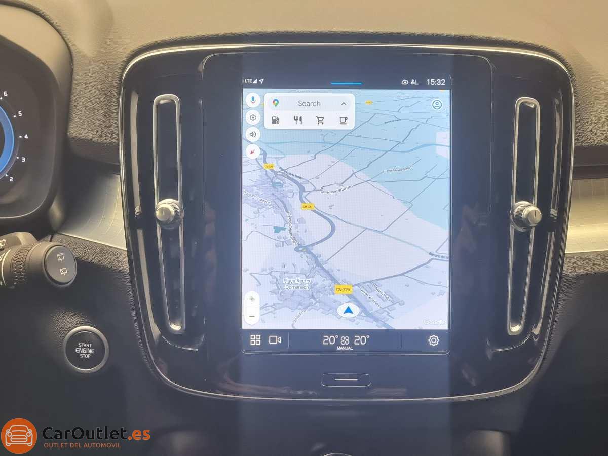 27 - Volvo XC40 2024 - AUTO