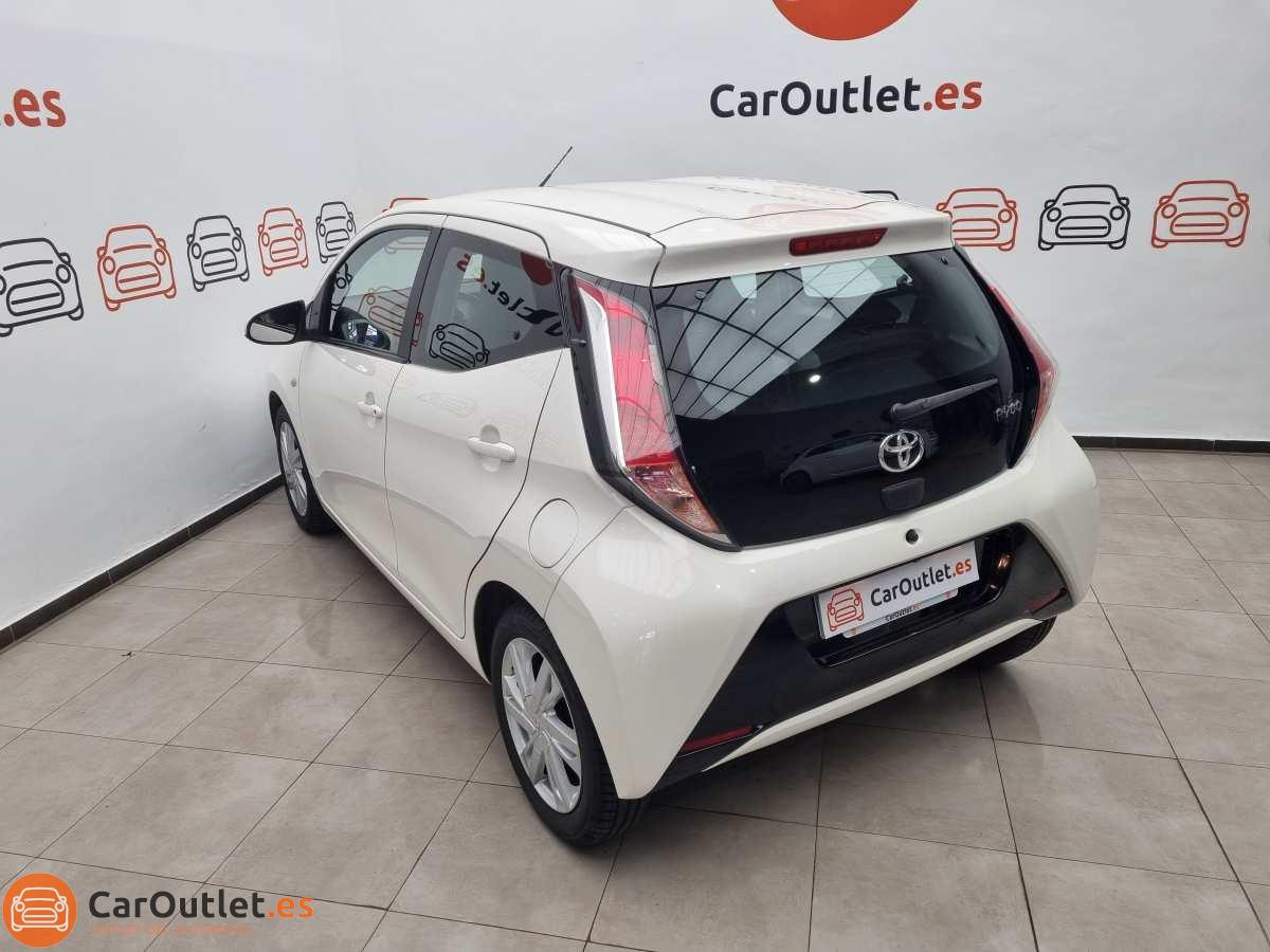 9 - Toyota Aygo 2017 - AUTO