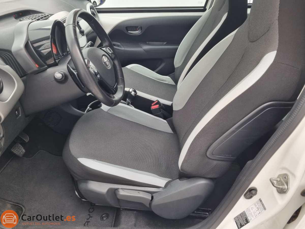 13 - Toyota Aygo 2017 - AUTO