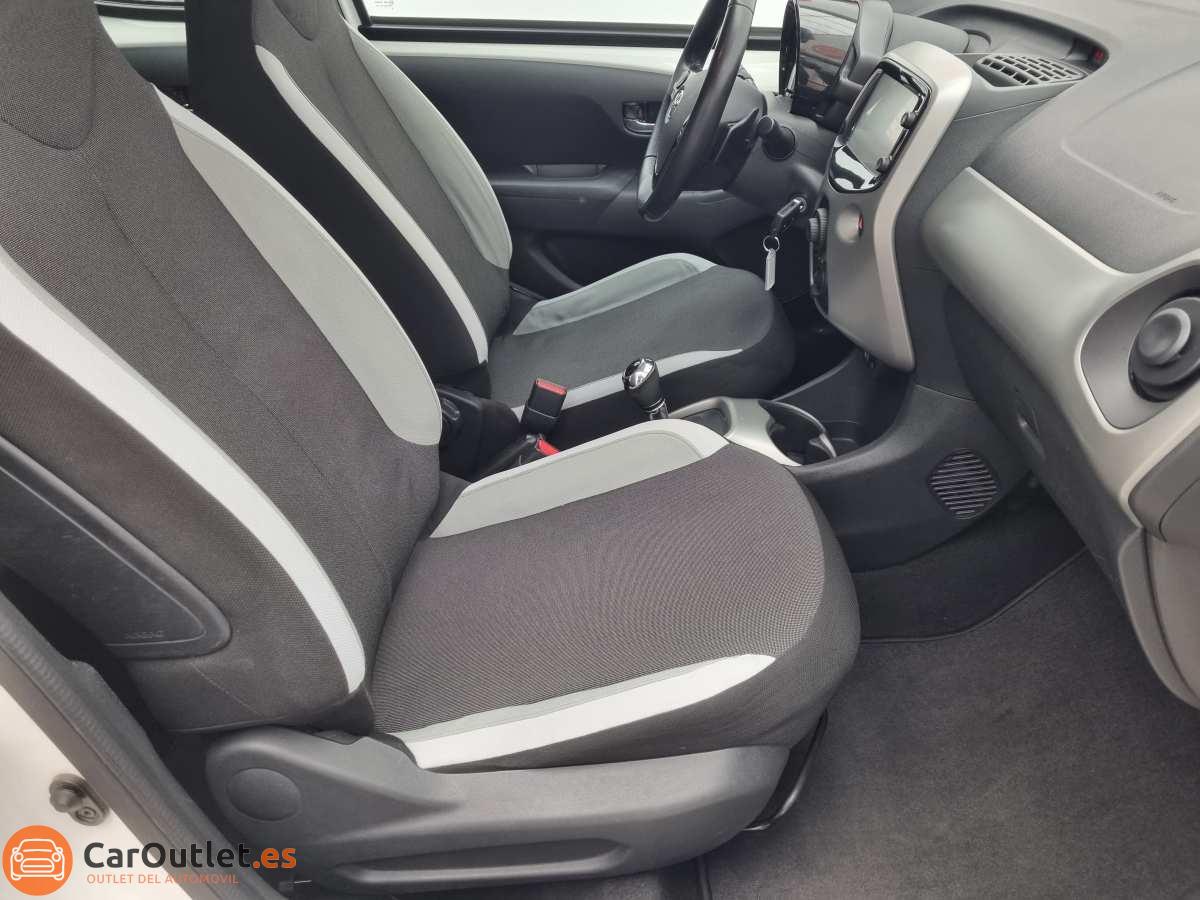 14 - Toyota Aygo 2017 - AUTO