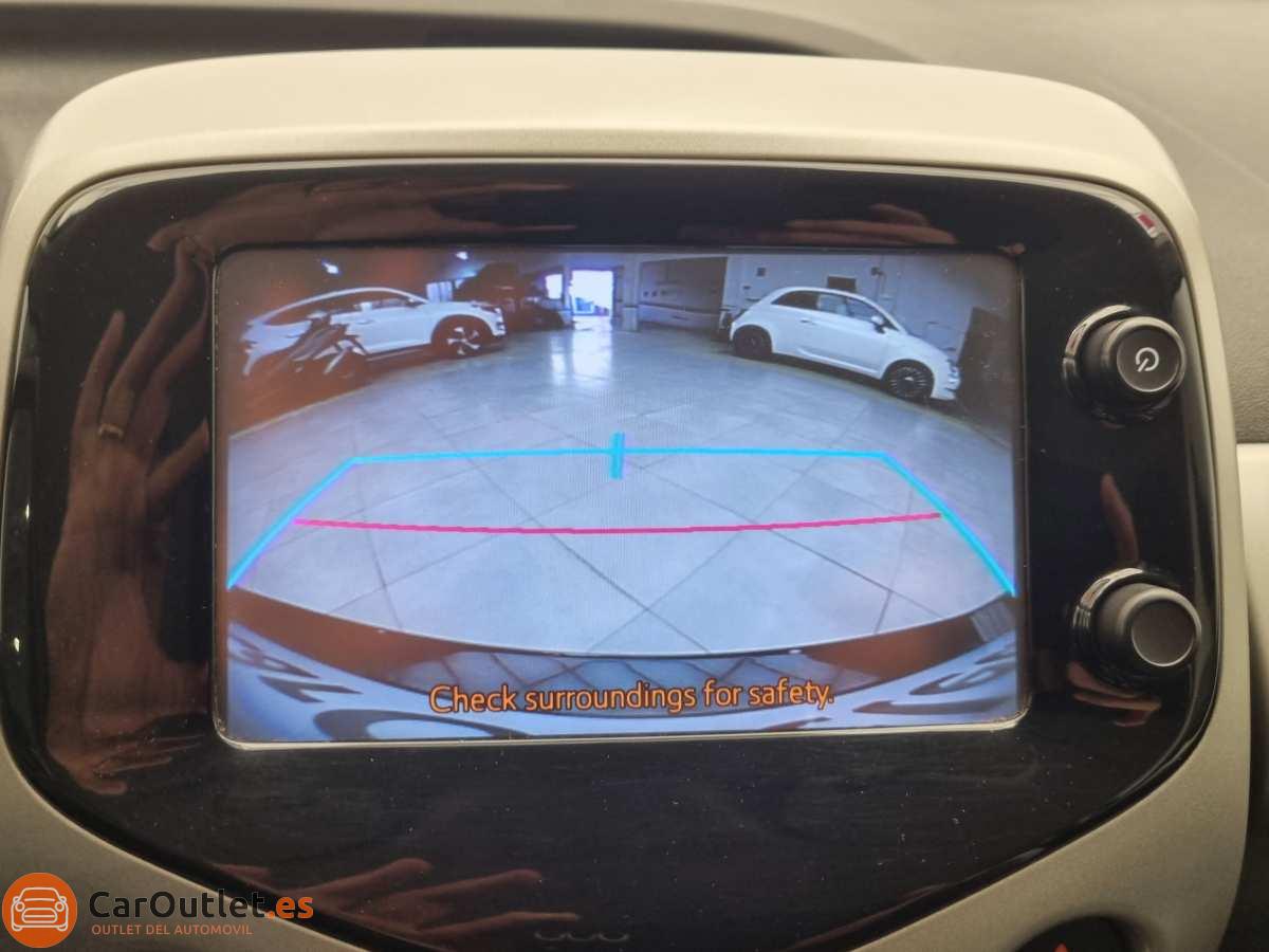 26 - Toyota Aygo 2017 - AUTO