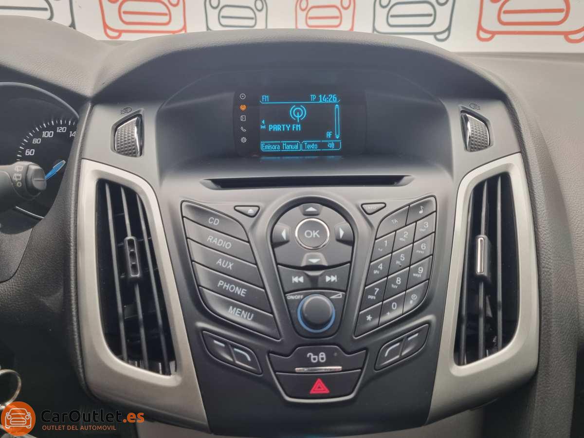 27 - Ford Focus 2014 - AUTO