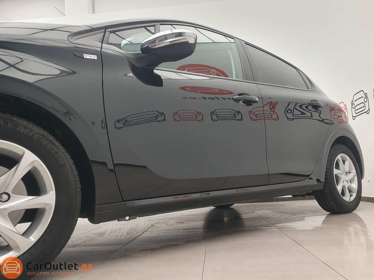 4 - Peugeot 208 2015