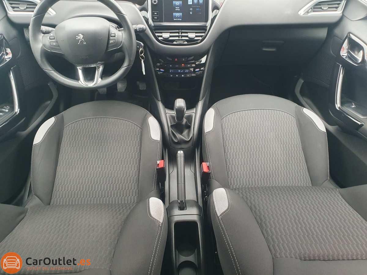 15 - Peugeot 208 2015