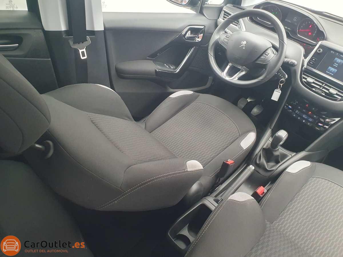 16 - Peugeot 208 2015