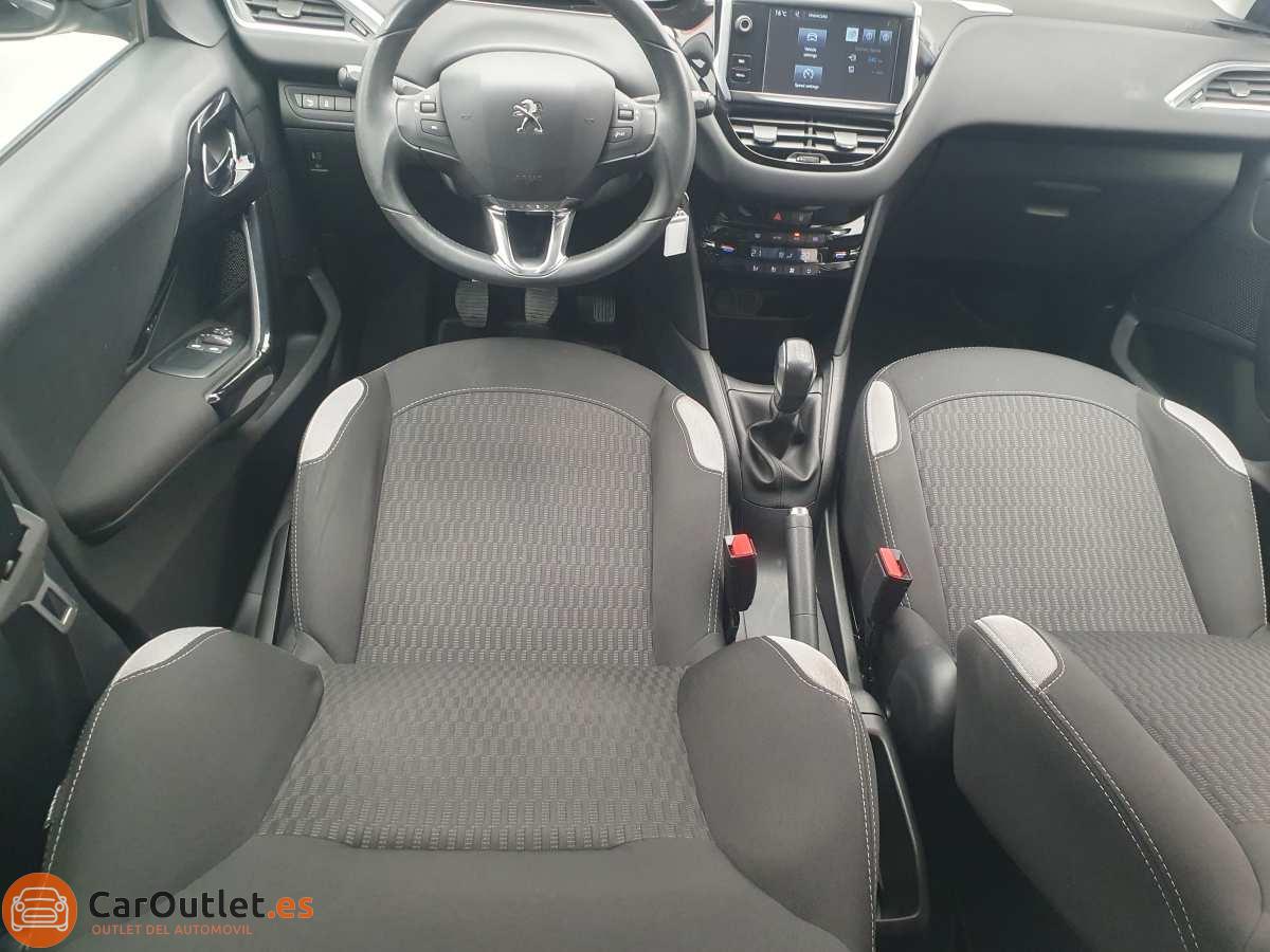 17 - Peugeot 208 2015