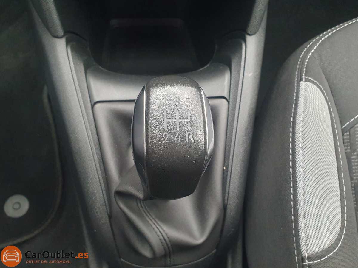 28 - Peugeot 208 2015