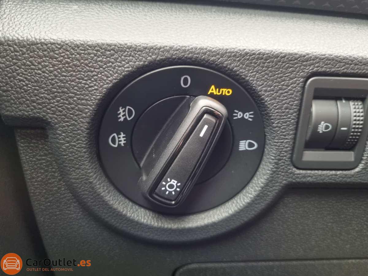 25 - Volkswagen T-CROSS 2022 - AUTO