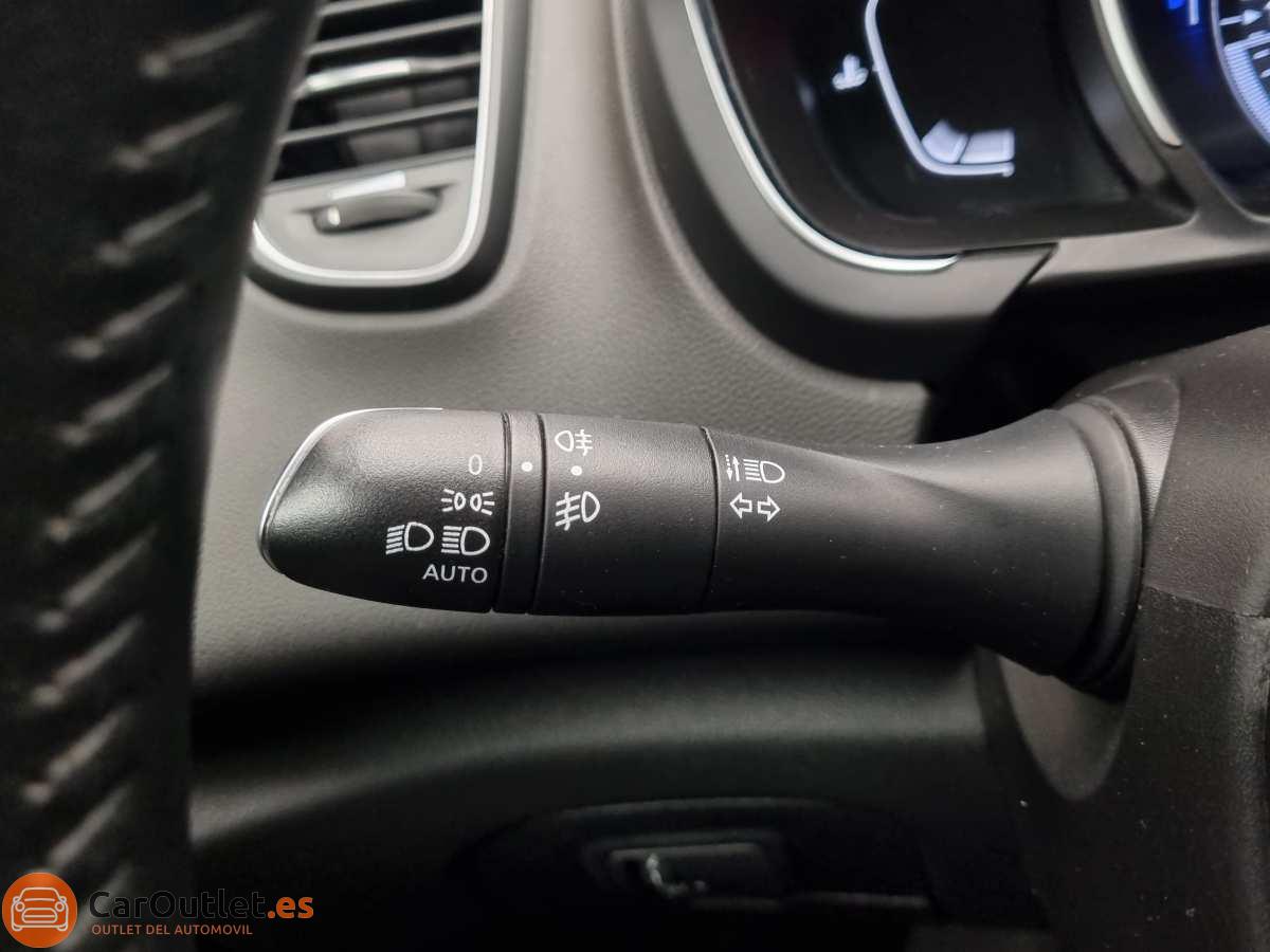 27 - Renault Scenic 2018 - AUTO
