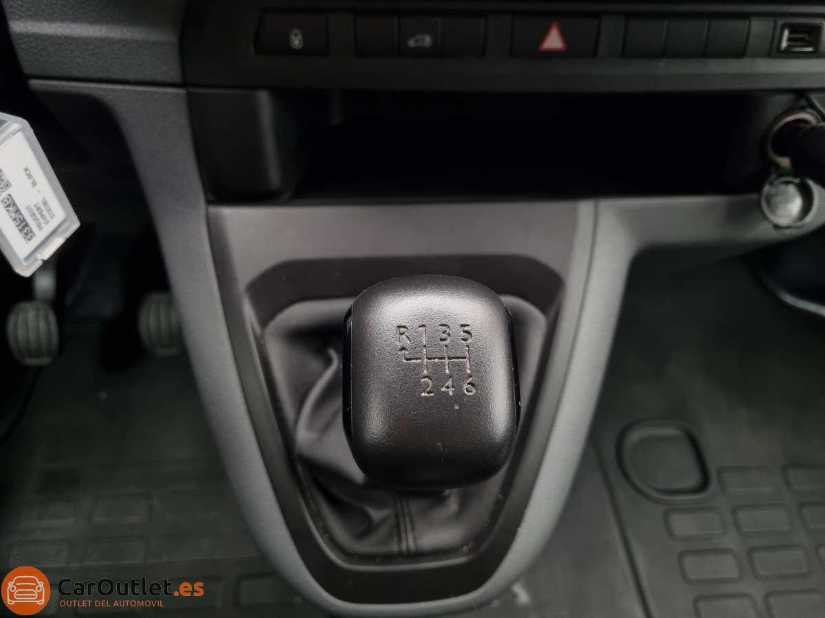 26 - Peugeot Expert 2021