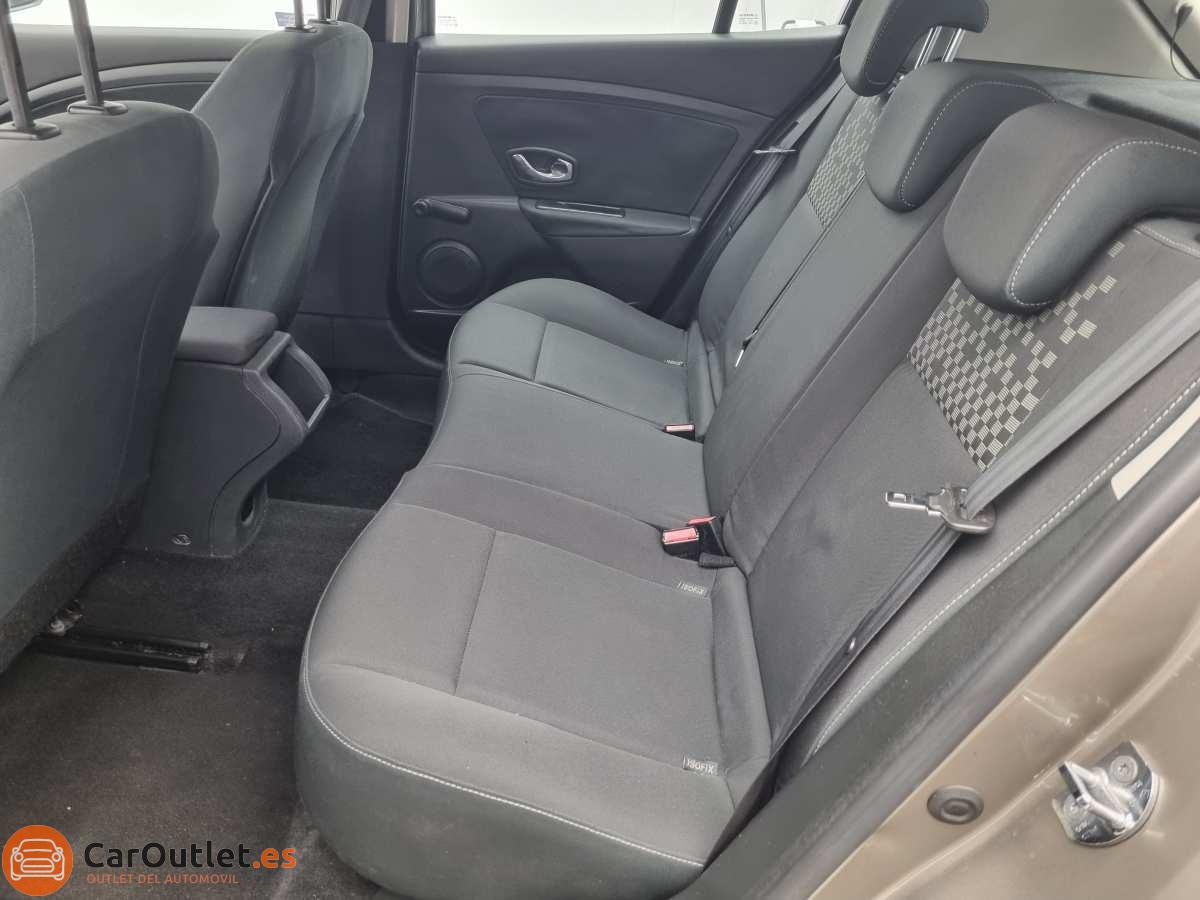 11 - Renault Megane 2013