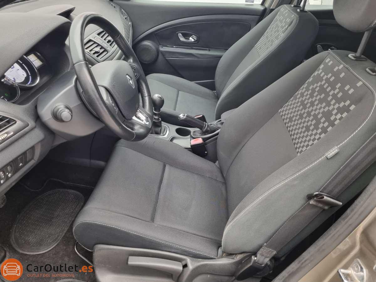 12 - Renault Megane 2013