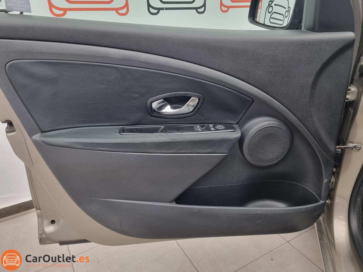 17 - Renault Megane 2013