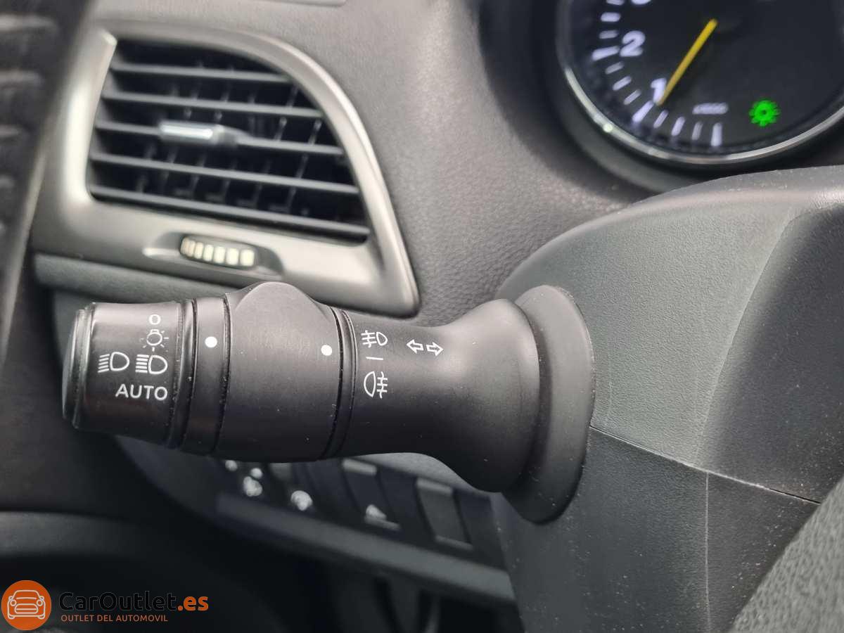 23 - Renault Megane 2013