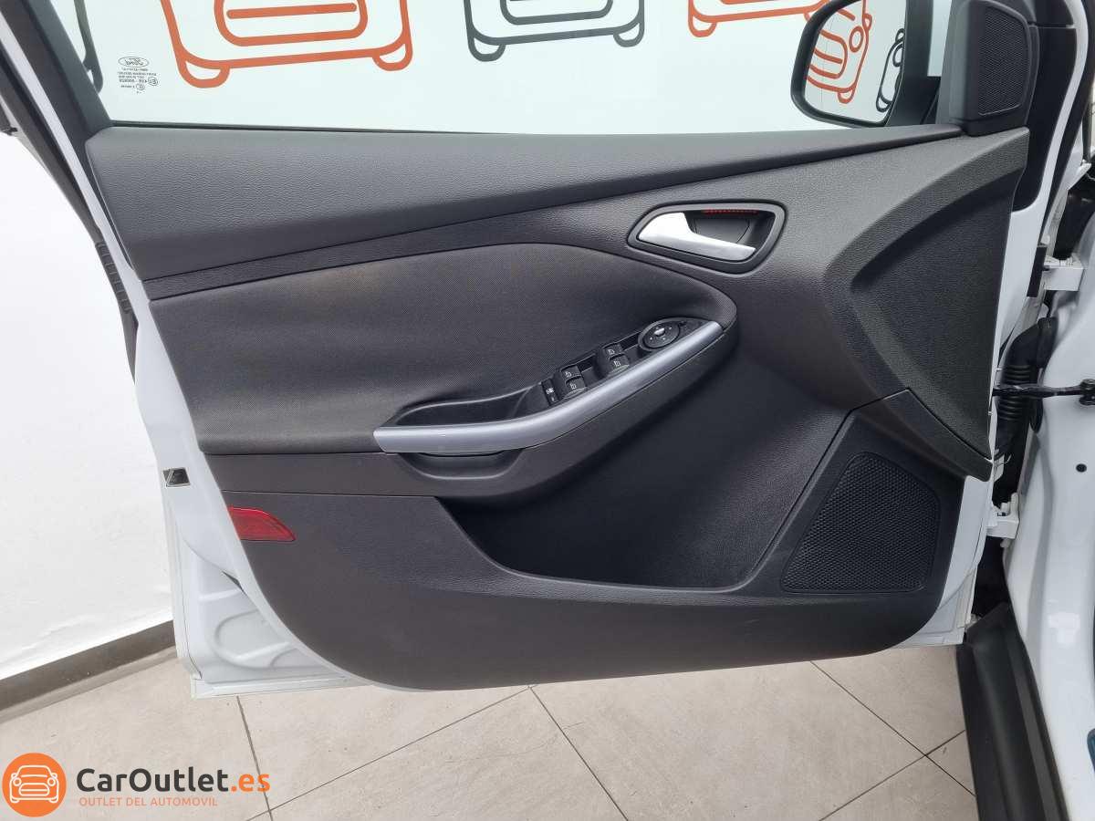12 - Ford Focus 2014 - AUTO