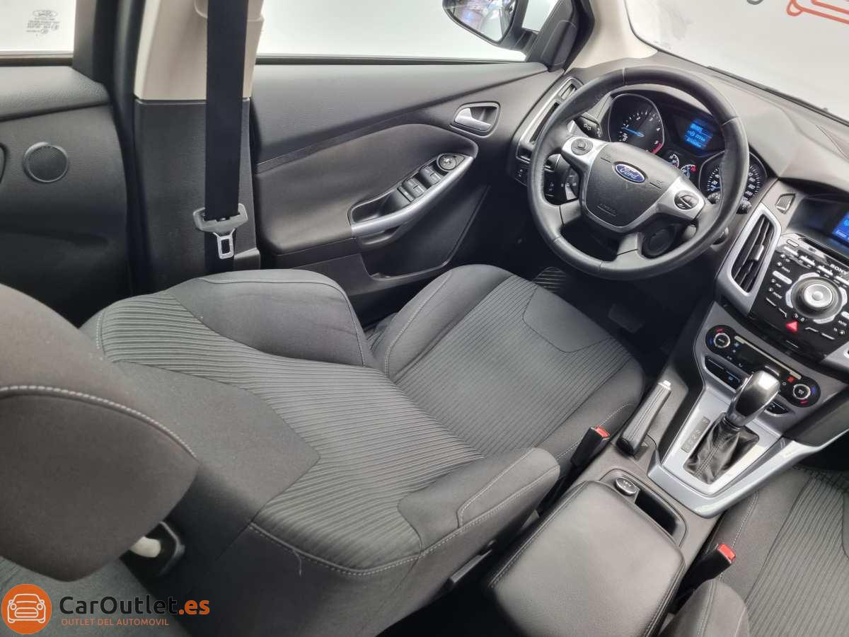 17 - Ford Focus 2014 - AUTO