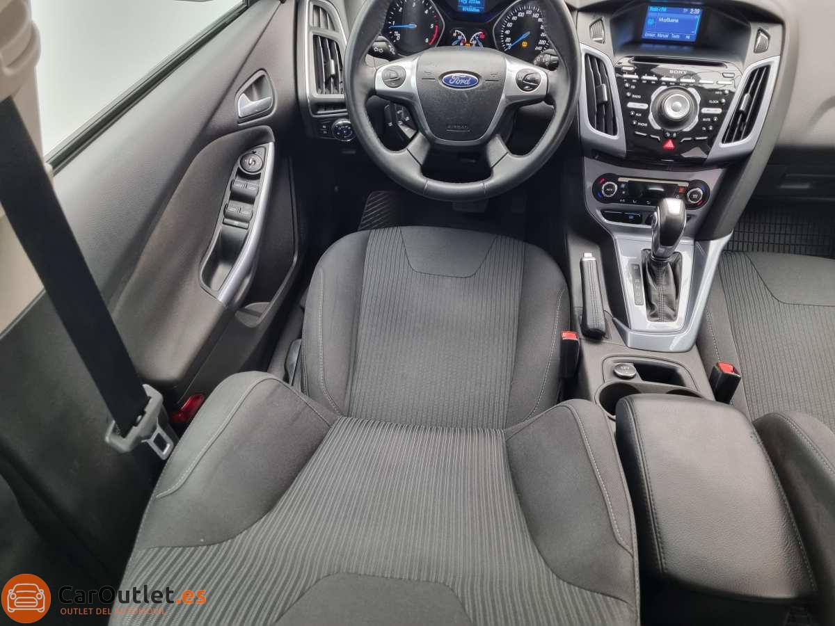 18 - Ford Focus 2014 - AUTO