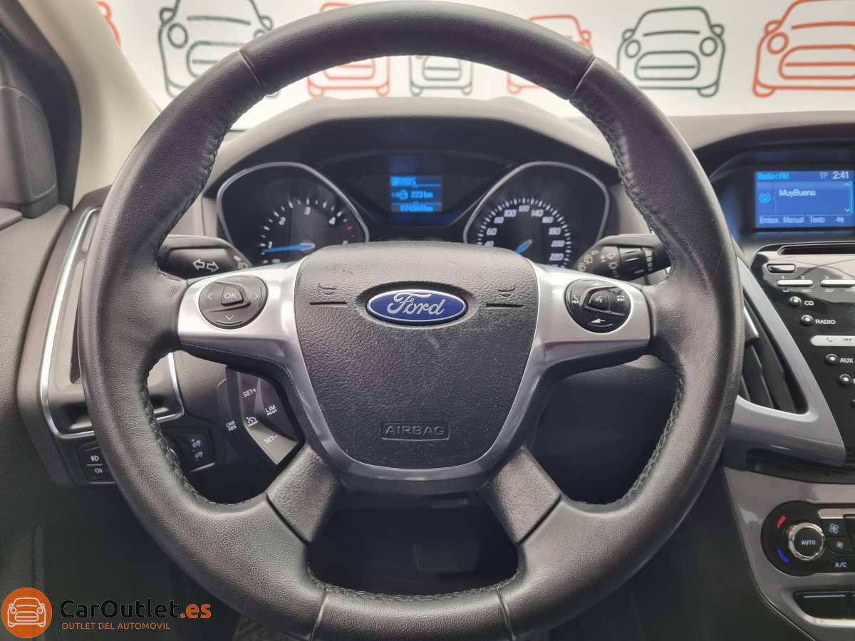 19 - Ford Focus 2014 - AUTO