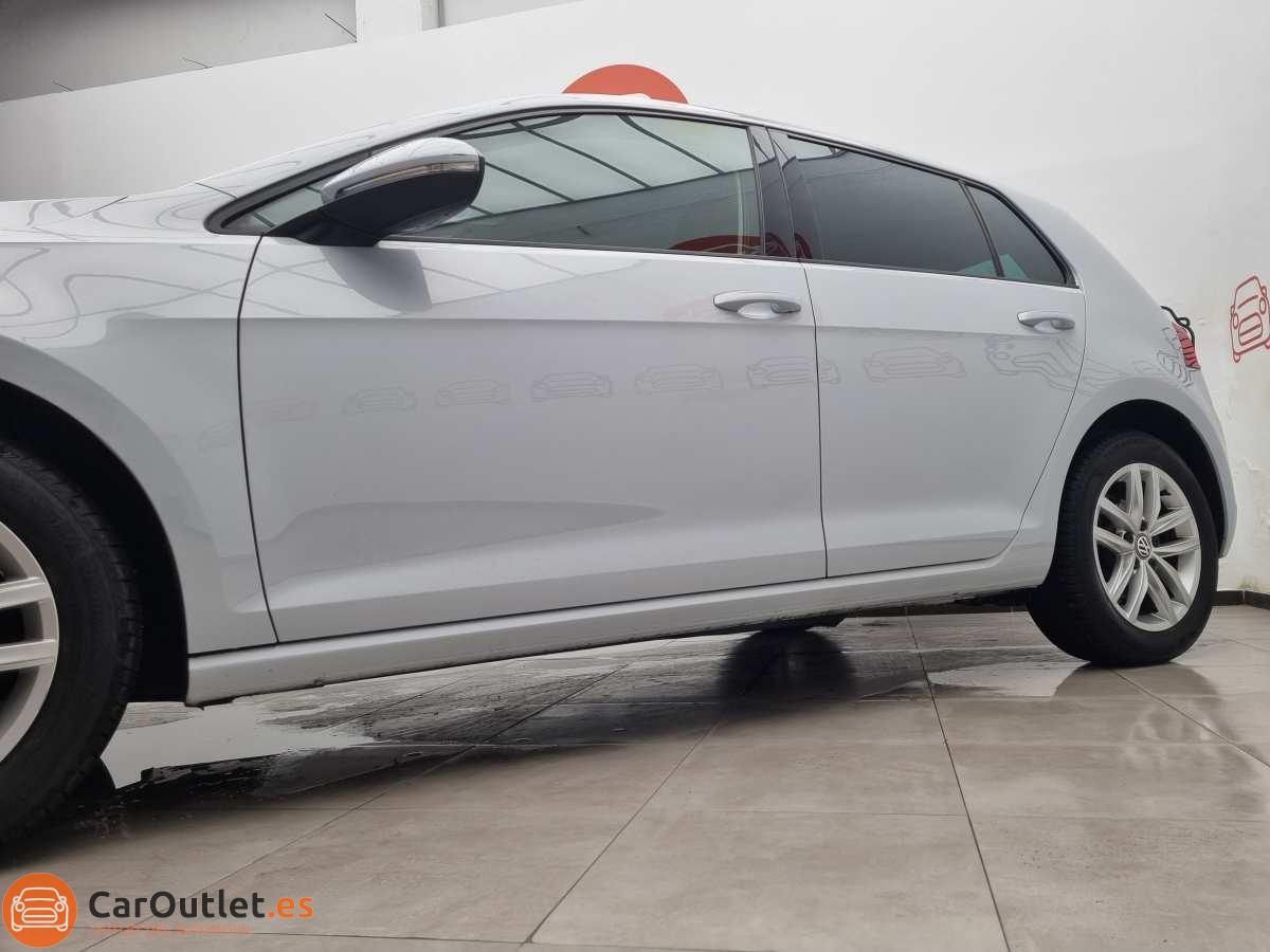 4 - Volkswagen Golf 2017 - AUTO