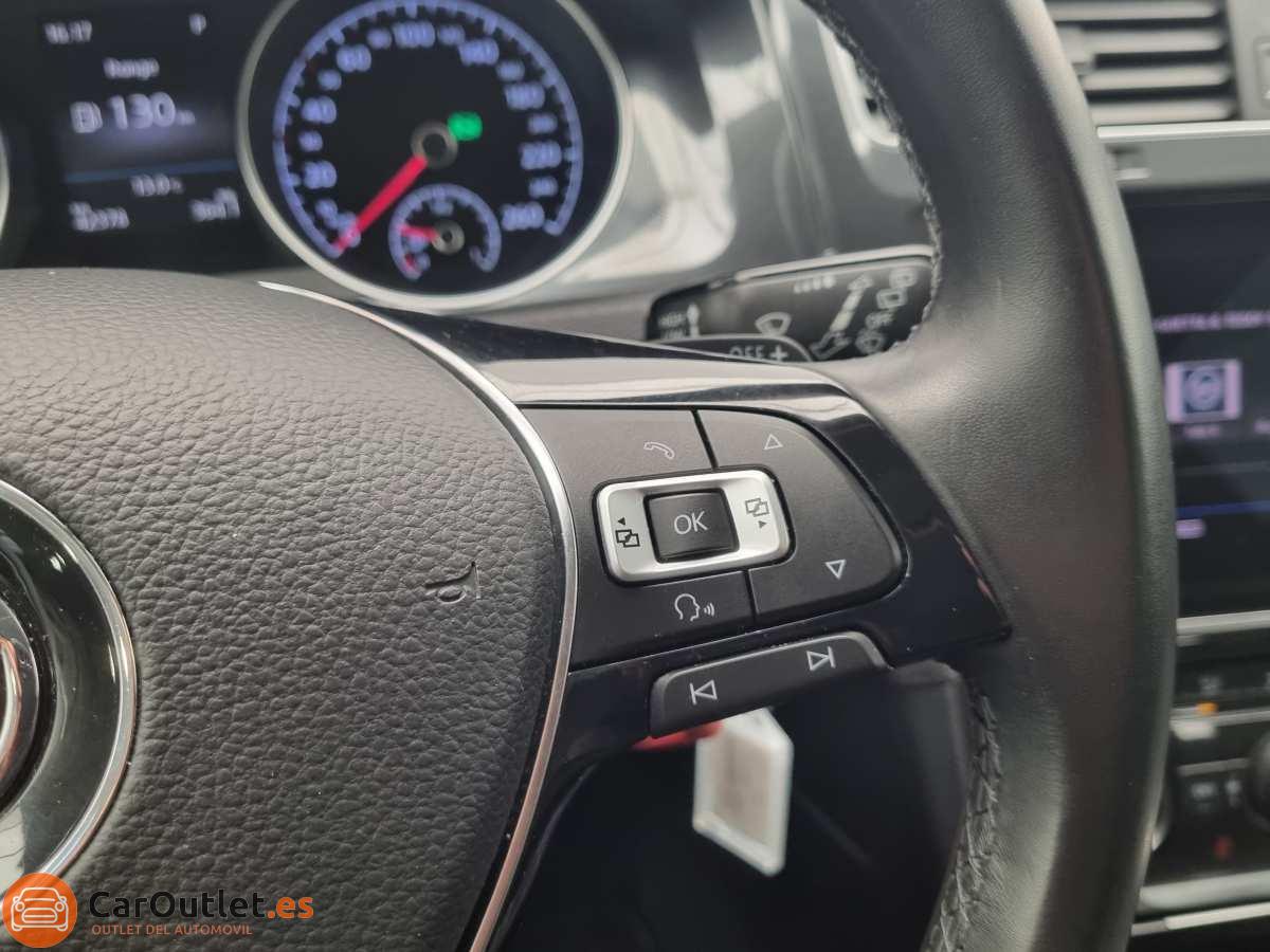 22 - Volkswagen Golf 2017 - AUTO