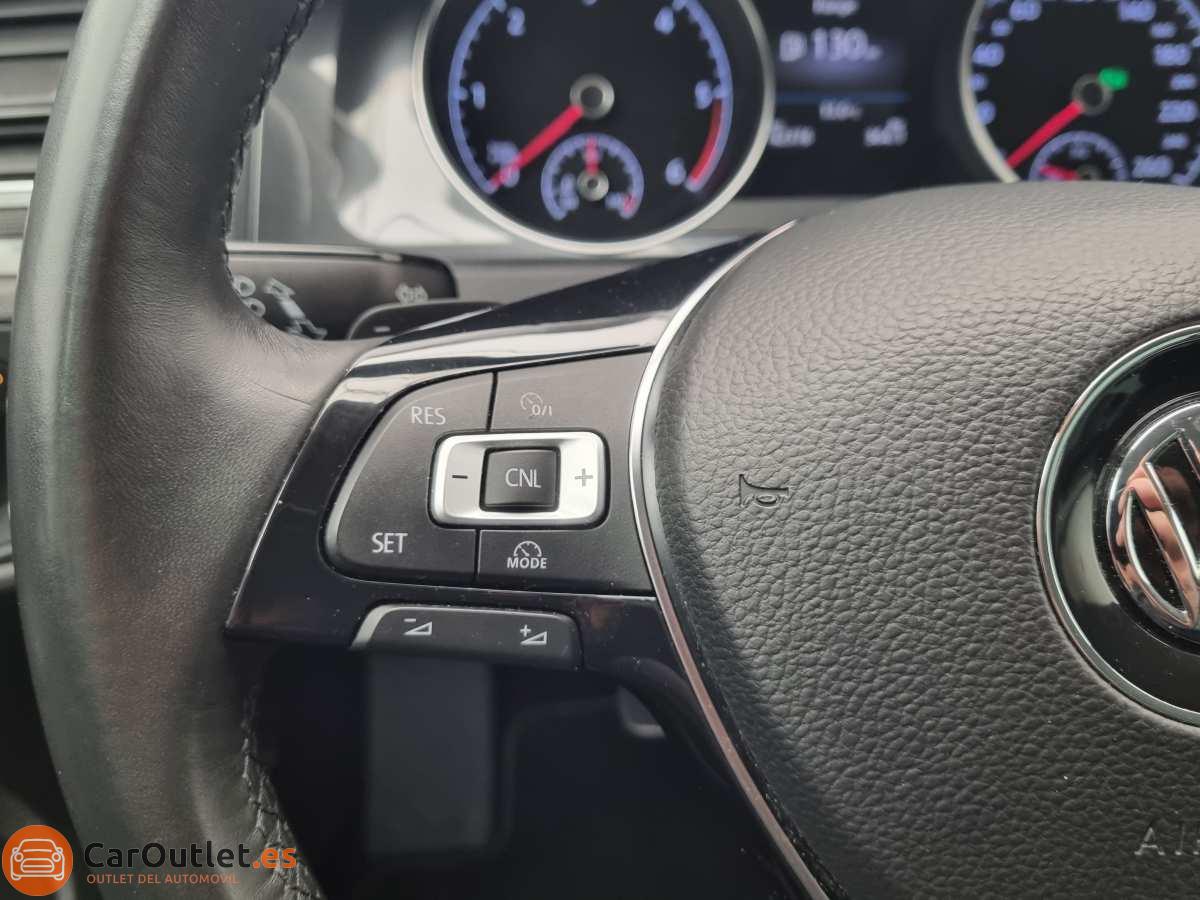 23 - Volkswagen Golf 2017 - AUTO