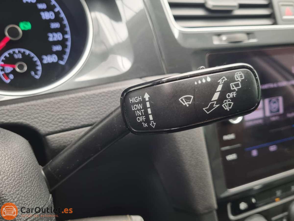 24 - Volkswagen Golf 2017 - AUTO