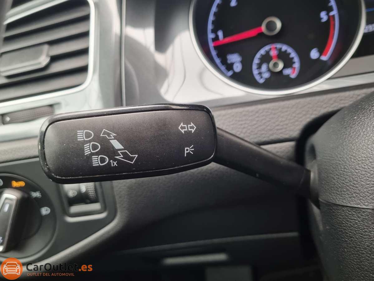 25 - Volkswagen Golf 2017 - AUTO