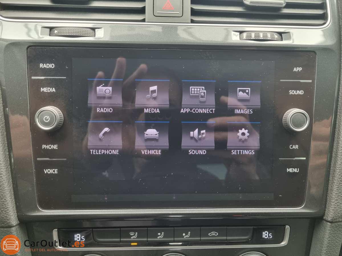 28 - Volkswagen Golf 2017 - AUTO