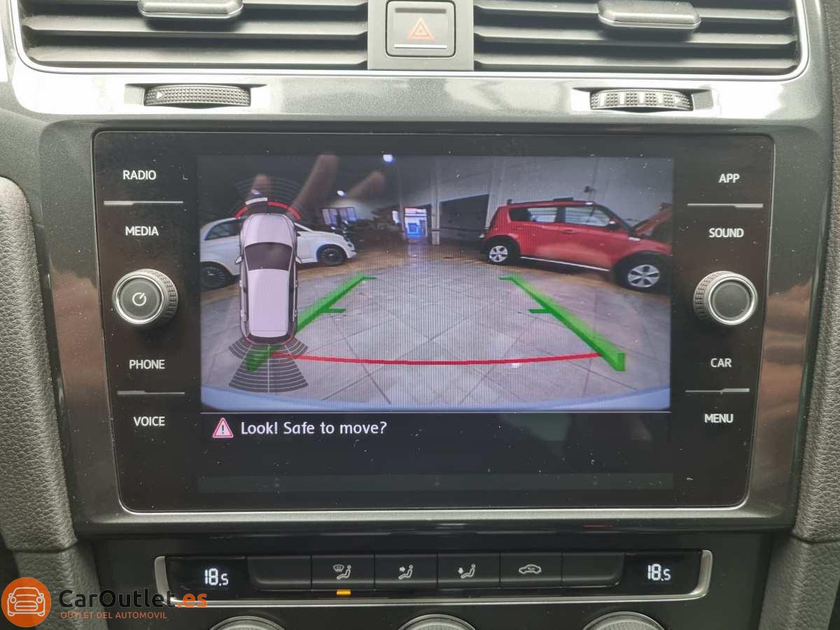 30 - Volkswagen Golf 2017 - AUTO