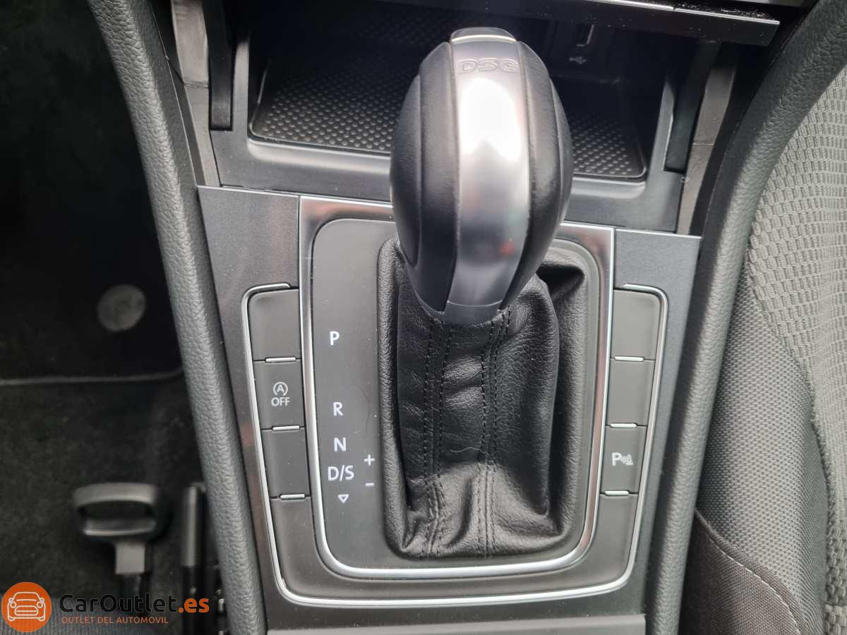 31 - Volkswagen Golf 2017 - AUTO