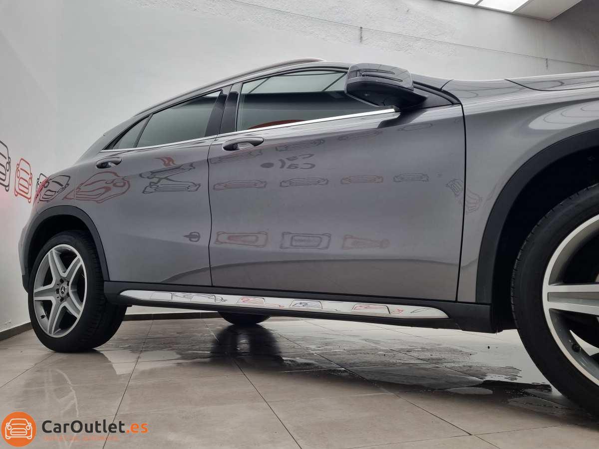 3 - Mercedes GLA Class 2018 - AUTO