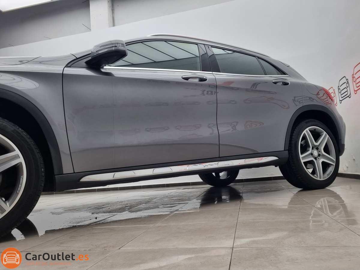 4 - Mercedes GLA Class 2018 - AUTO