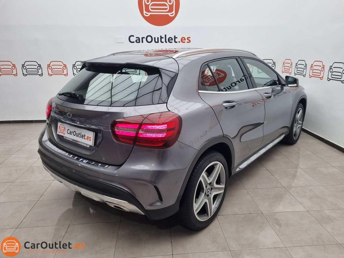 10 - Mercedes GLA Class 2018 - AUTO