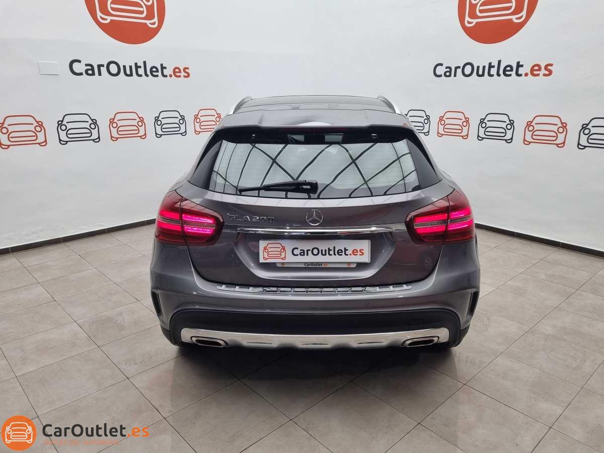 11 - Mercedes GLA Class 2018 - AUTO