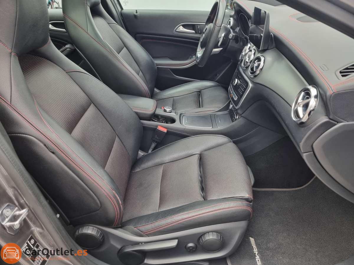 17 - Mercedes GLA Class 2018 - AUTO