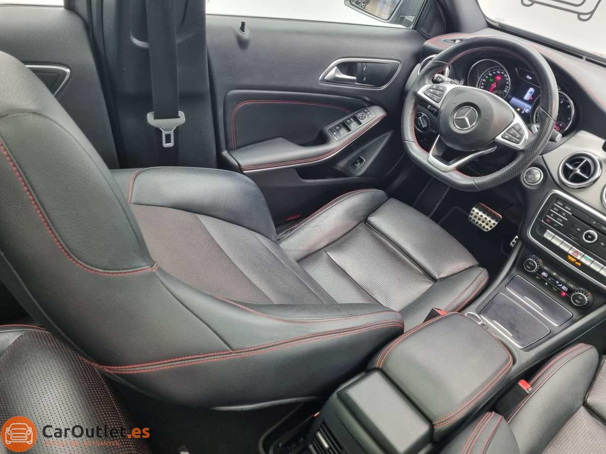 19 - Mercedes GLA Class 2018 - AUTO