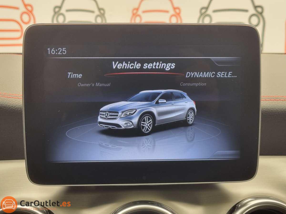 30 - Mercedes GLA Class 2018 - AUTO