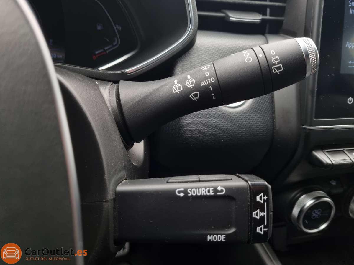 24 - Renault Clio 2021