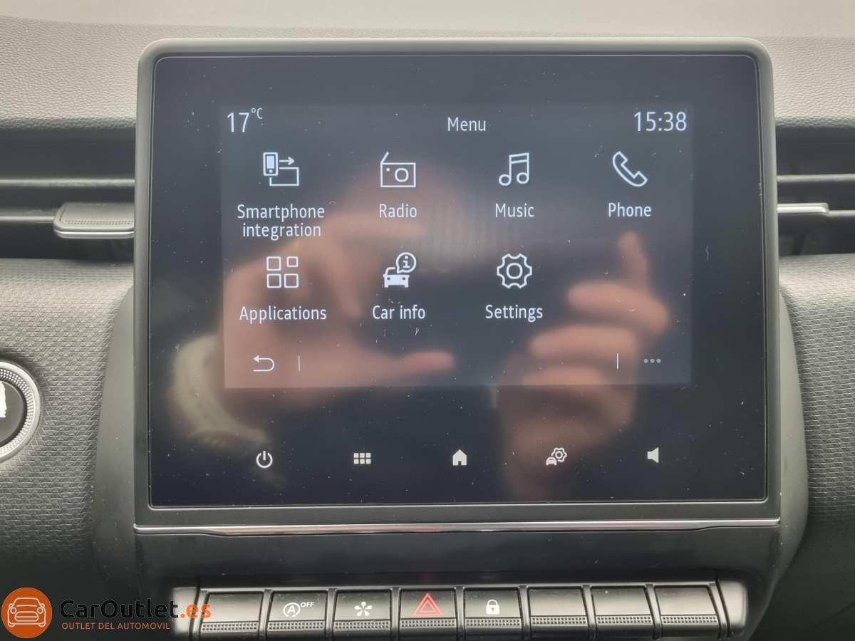 27 - Renault Clio 2021