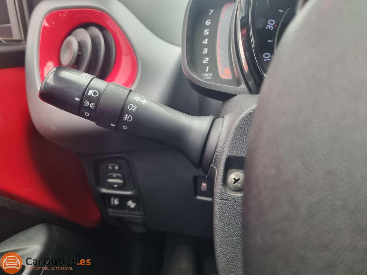 24 - Toyota Aygo 2019 - AUTO