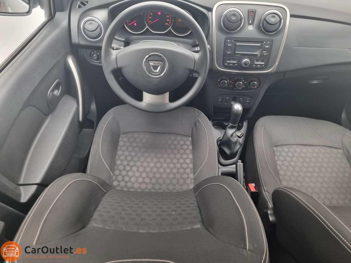 17 - Dacia Sandero 2013