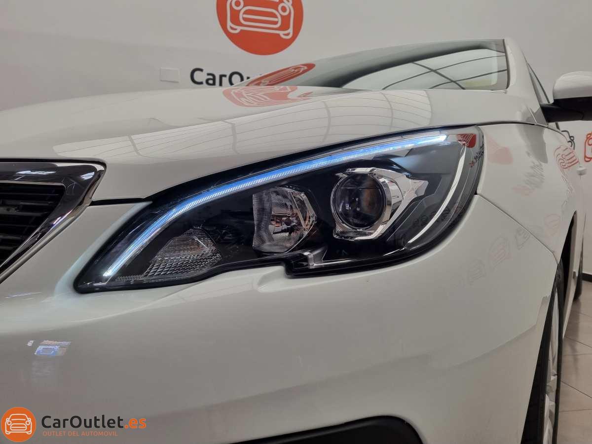 6 - Peugeot 308 2017