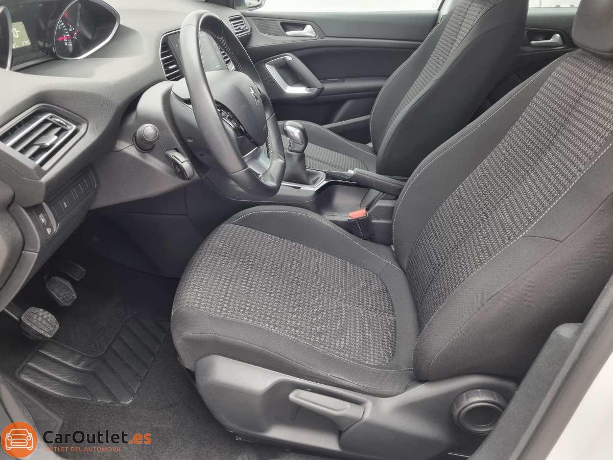 14 - Peugeot 308 2017